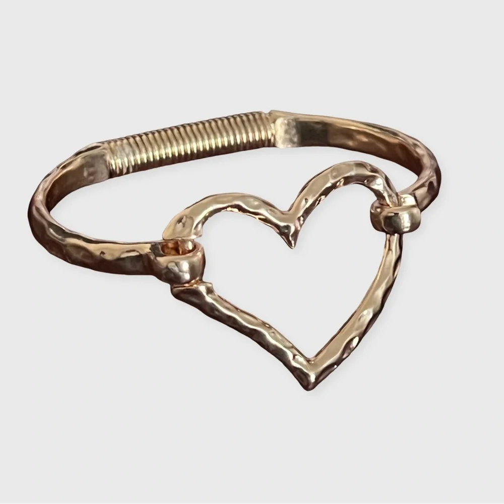 Gold Heart-Shaped Women's Bracelet - Picture 2 of 7